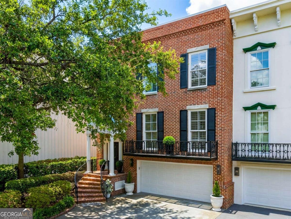 42 Chaucer Street Savannah - Photo 1