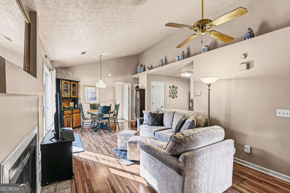 2636 Saint Charles Lane Kennesaw - Photo 6