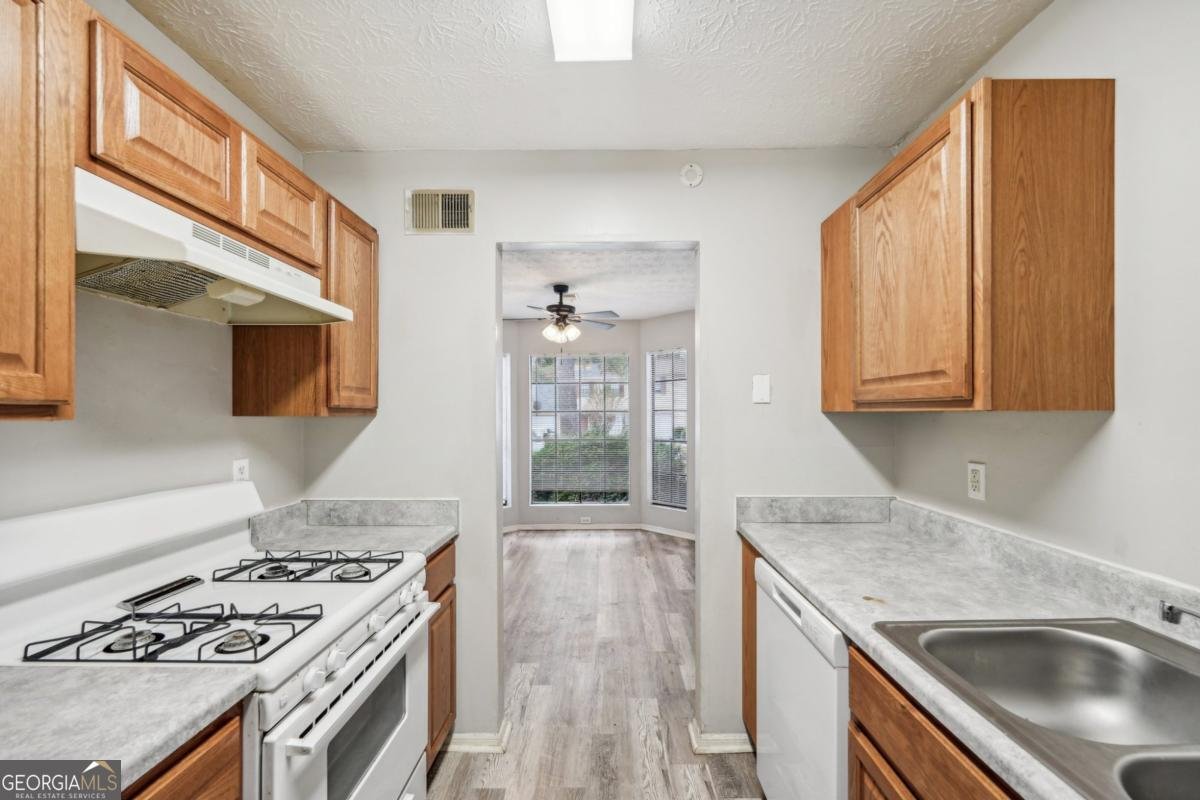 703 Pine Tree Trail Atlanta - Photo 14