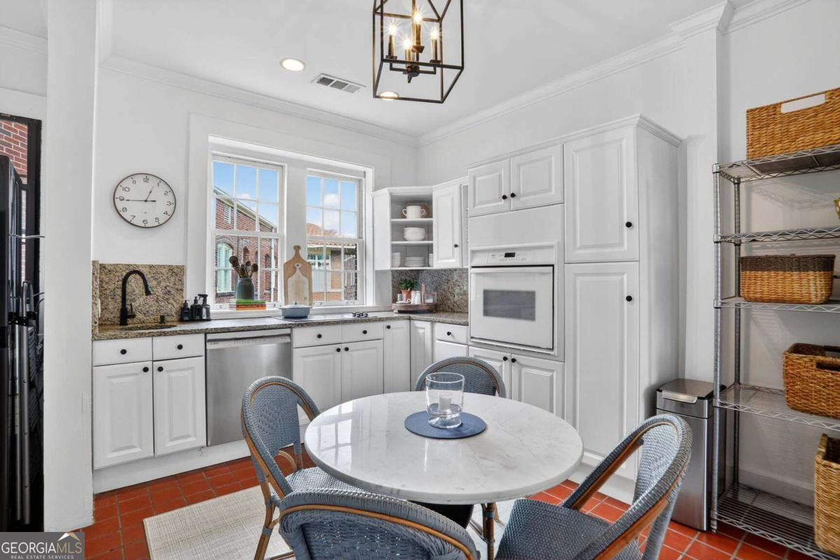 1 Prado Atlanta - Photo 8