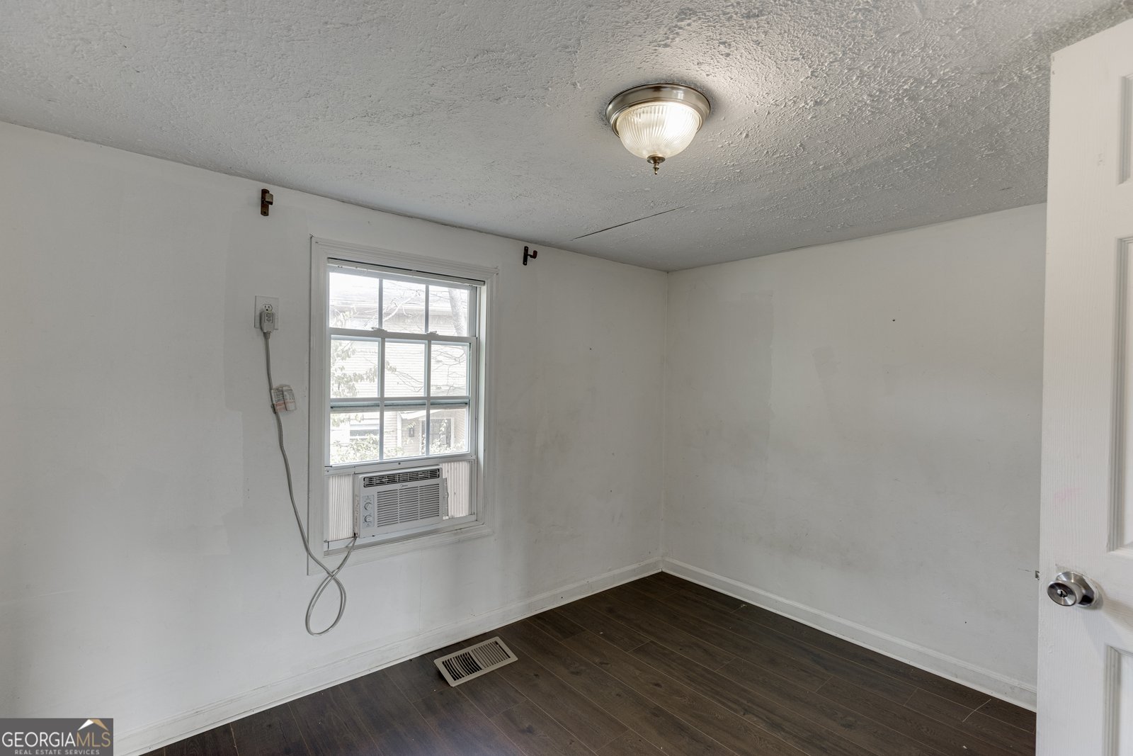 211 Stone Mountain Street Lawrenceville - Photo 11