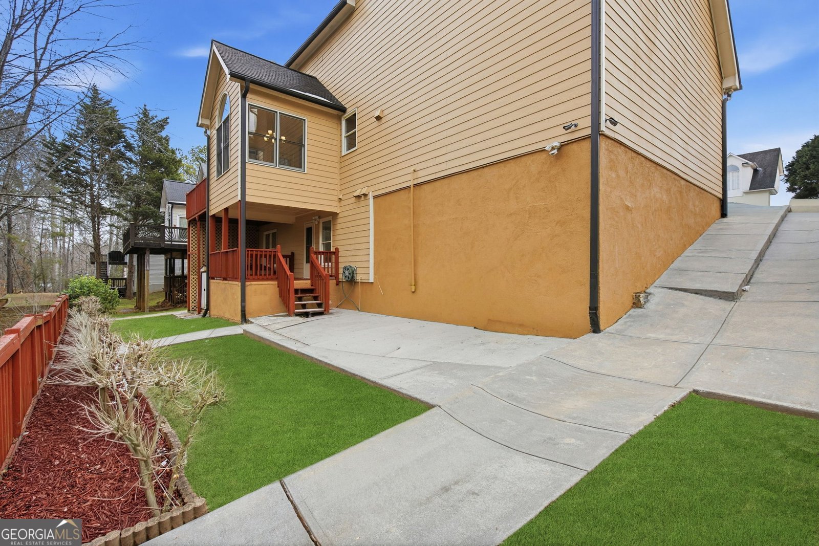 220 Ridge Bluff Lane Suwanee - Photo 4