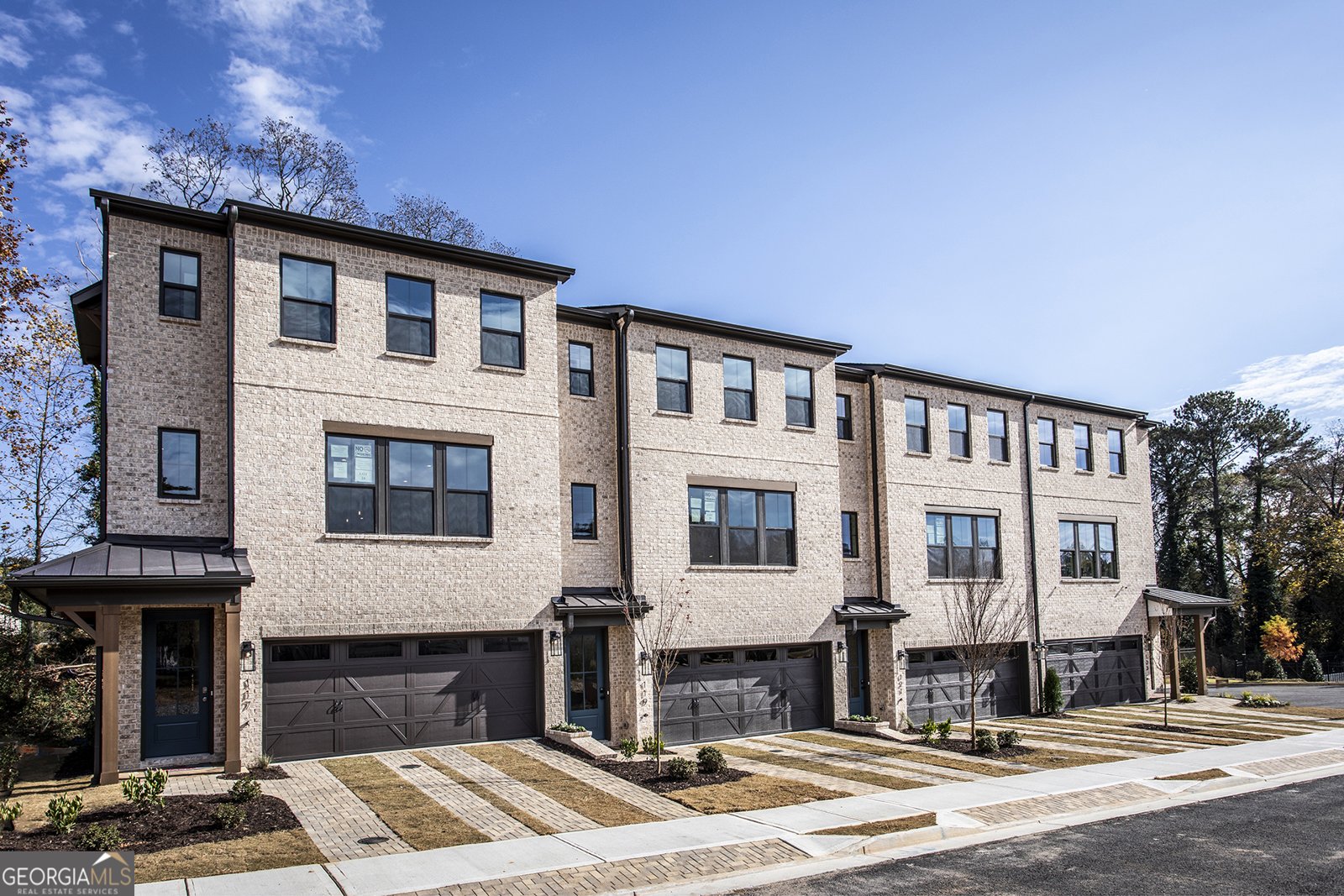 119 Bridgecrest Road Roswell - Photo 1