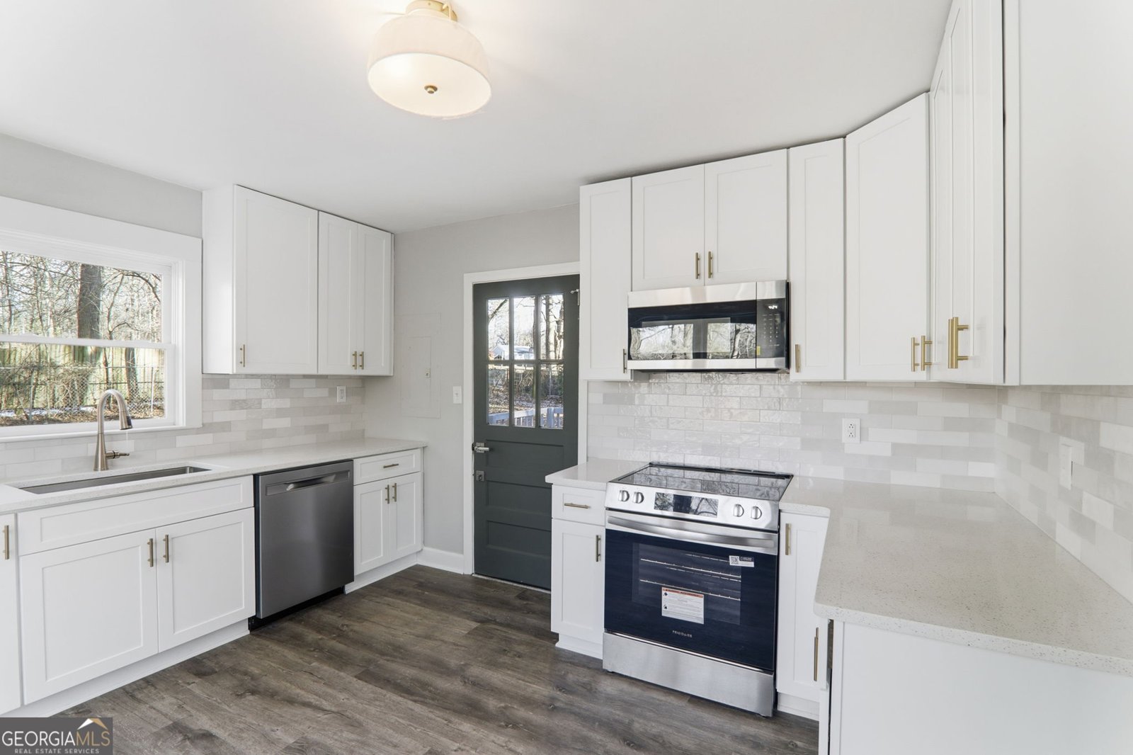 5745 Royale Court Cumming - Photo 7