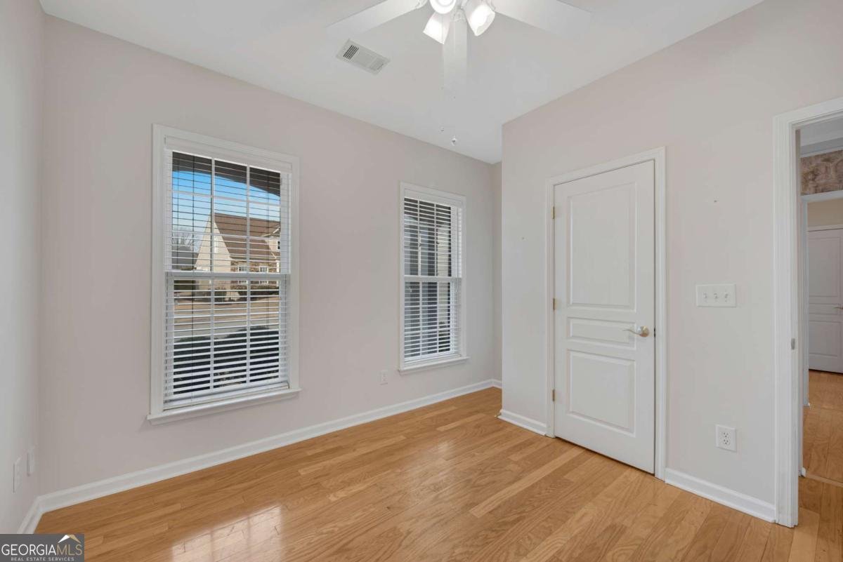 132 Churchcliff Drive Woodstock - Photo 10