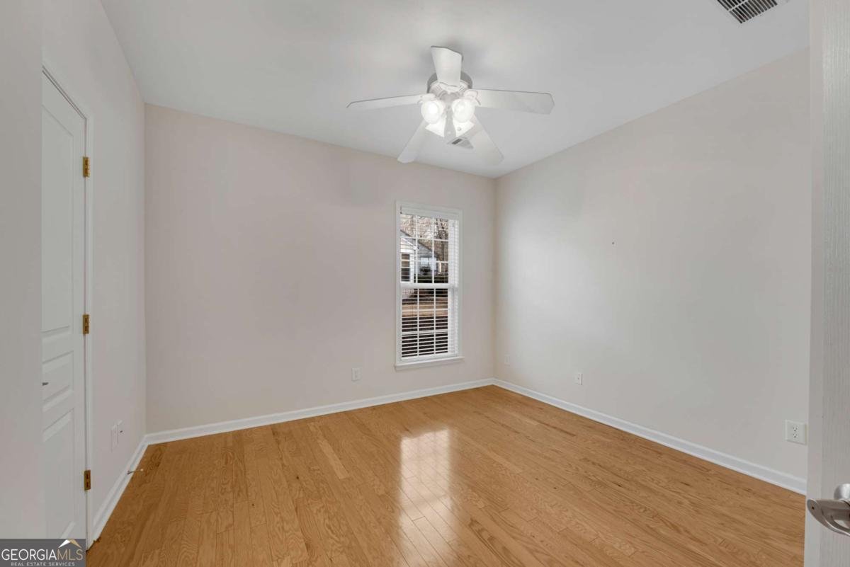 132 Churchcliff Drive Woodstock - Photo 11