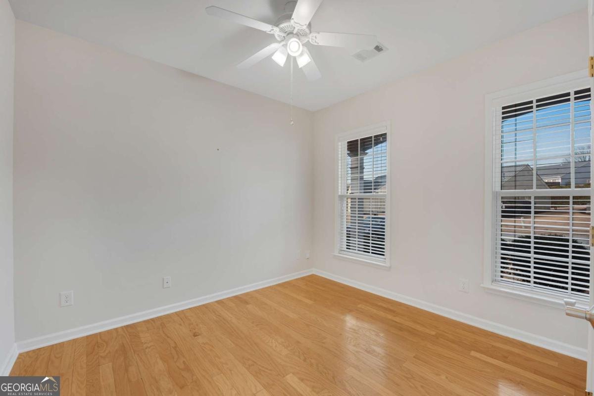 132 Churchcliff Drive Woodstock - Photo 9