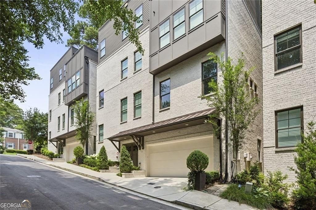 1821 Huntington Hills Lane Atlanta - Photo 1