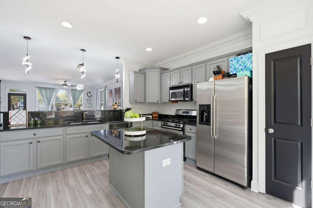 9931 MANCUNIAN Way Douglasville - Photo 8