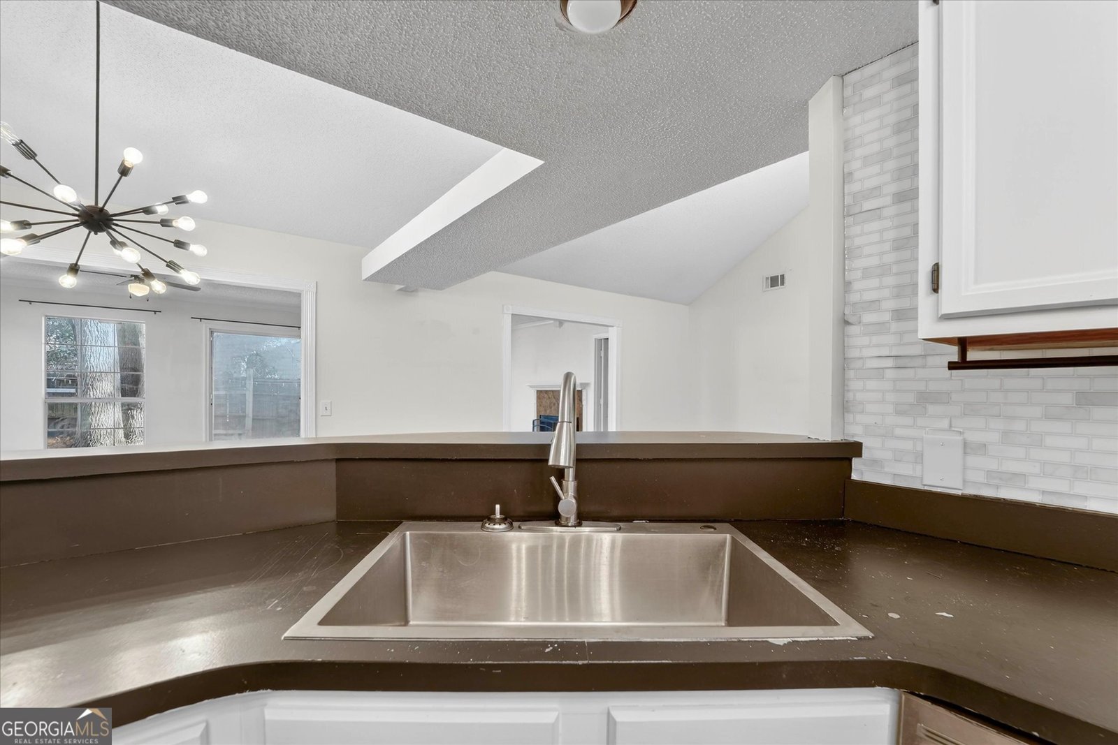 6 English Saddle Court Savannah - Photo 12