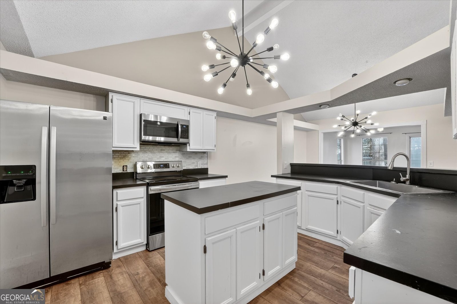 6 English Saddle Court Savannah - Photo 9