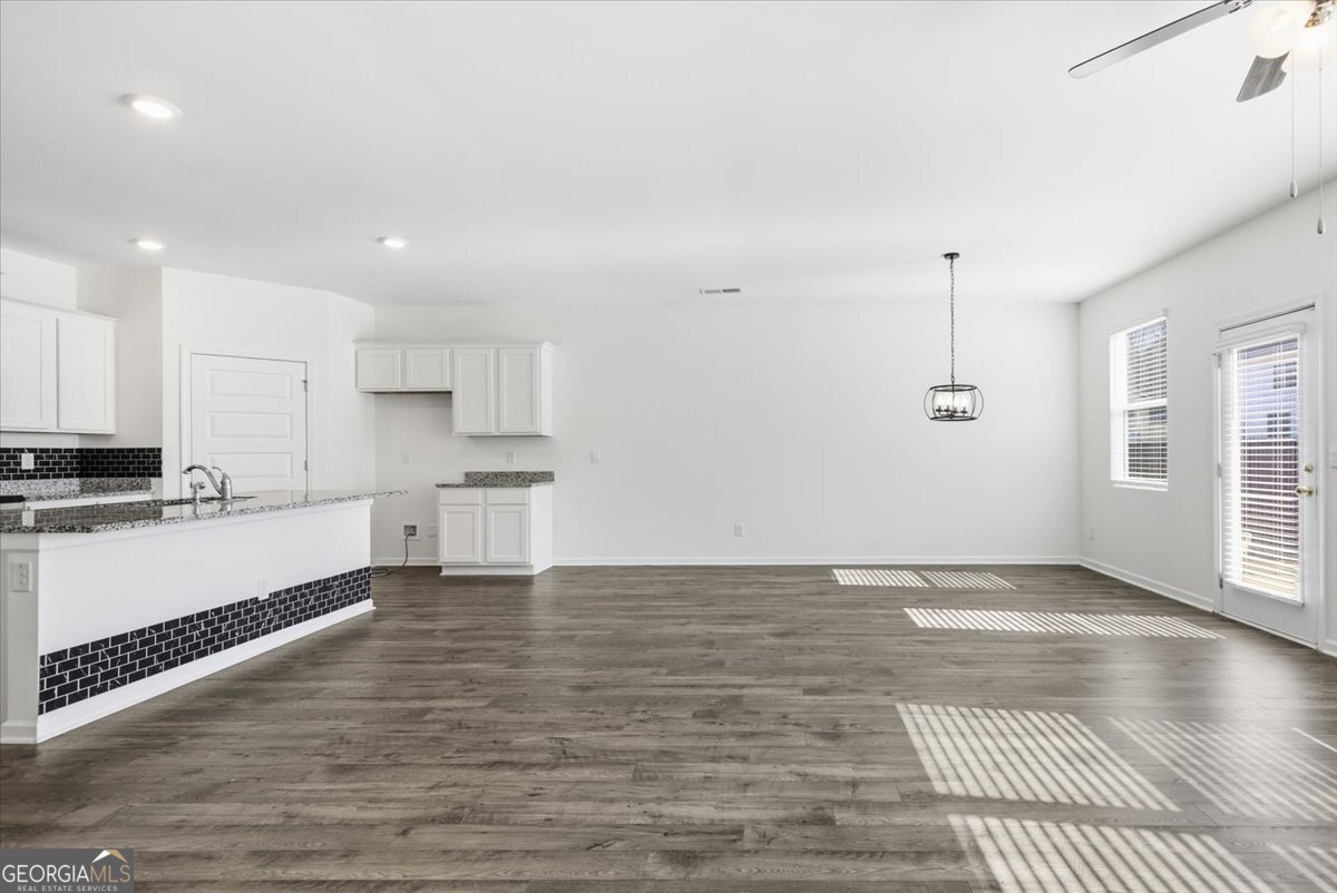 725 Whitman Lane Stockbridge - Photo 19