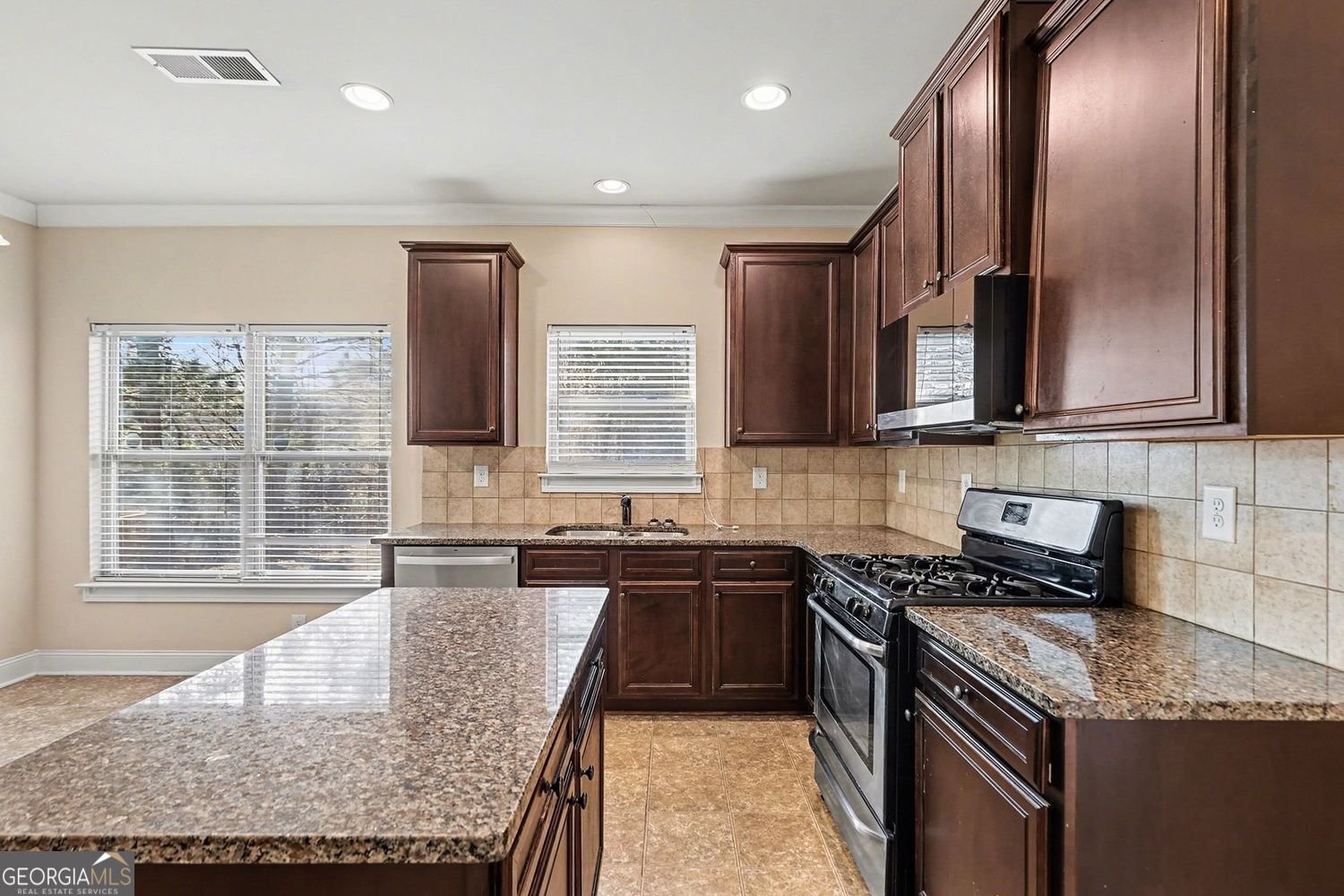 4845 Locherby Drive Fairburn - Photo 9