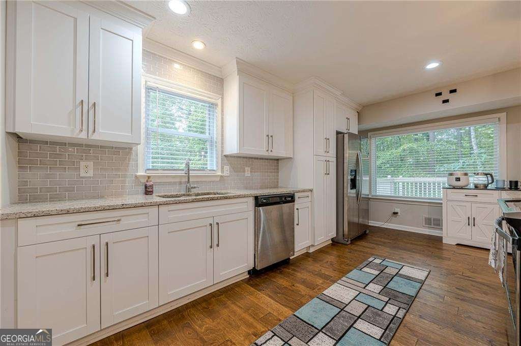 537 Raven Springs Trail Stone Mountain - Photo 14