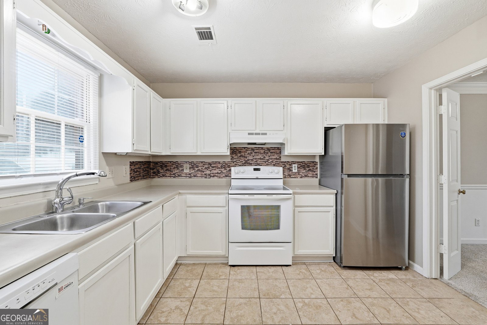 136 Sterling Court Alpharetta - Photo 6