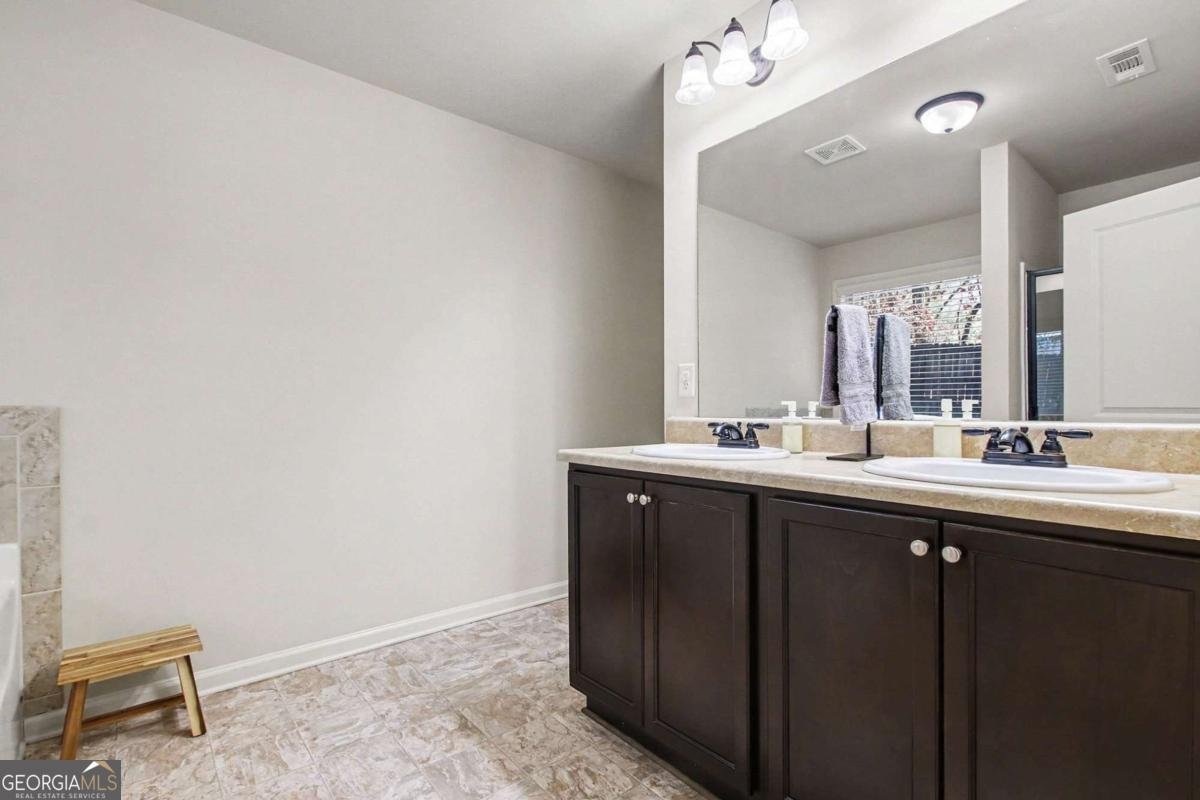 5345 Timber Hills Drive Oakwood - Photo 19