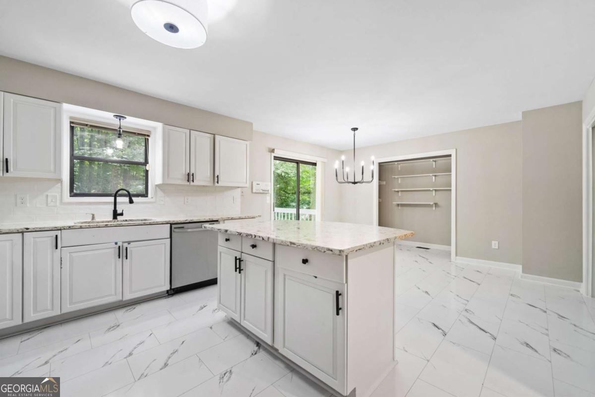 4528 Lashley Court Marietta - Photo 13