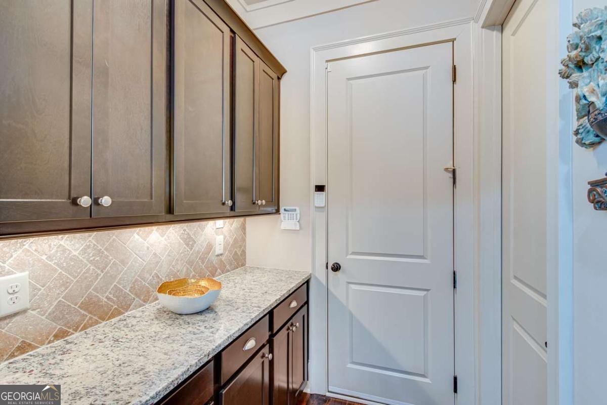 2189 Bessbrook Square Statham - Photo 12