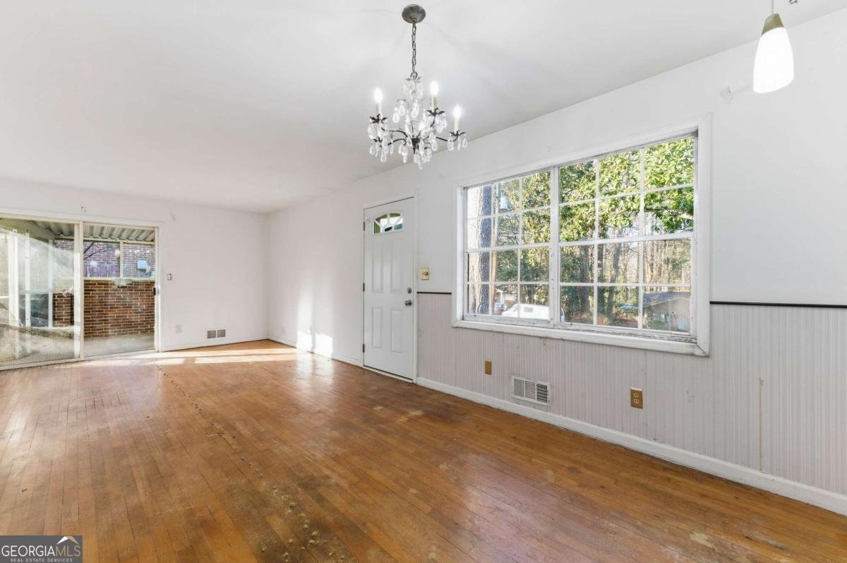 1887 Robinhill Court Tucker - Photo 9