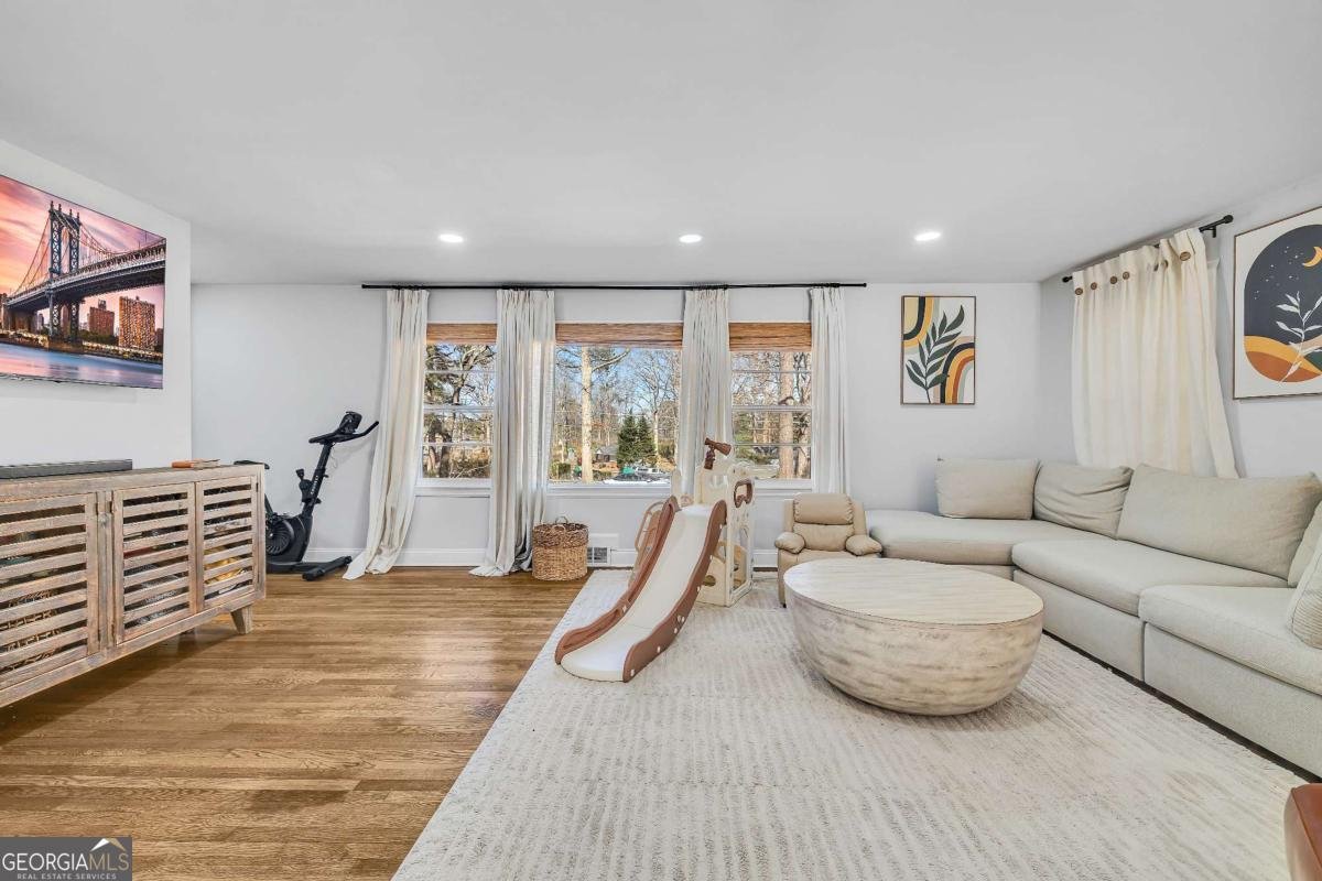 715 Woodvalley Road Mableton - Photo 7