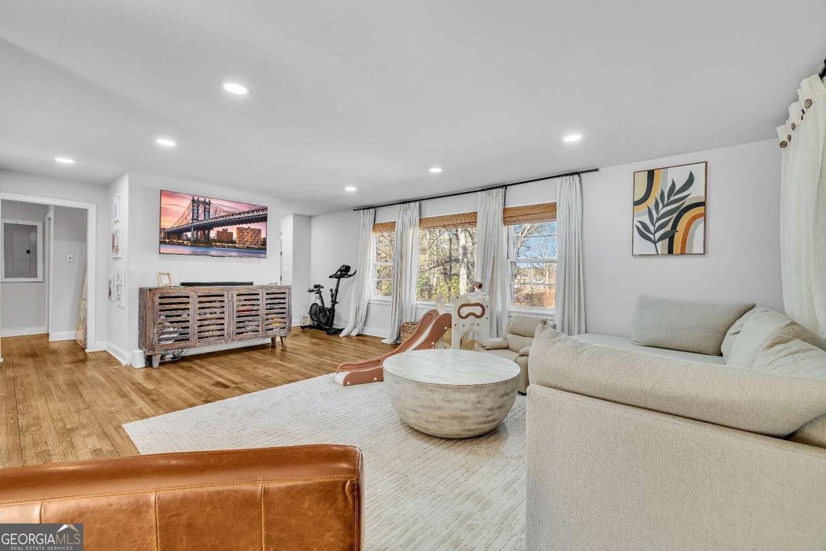 715 Woodvalley Road Mableton - Photo 8