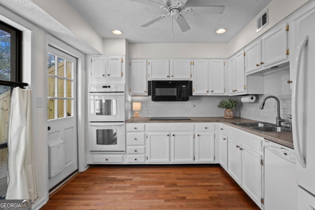 682 Highland Court Marietta - Photo 10