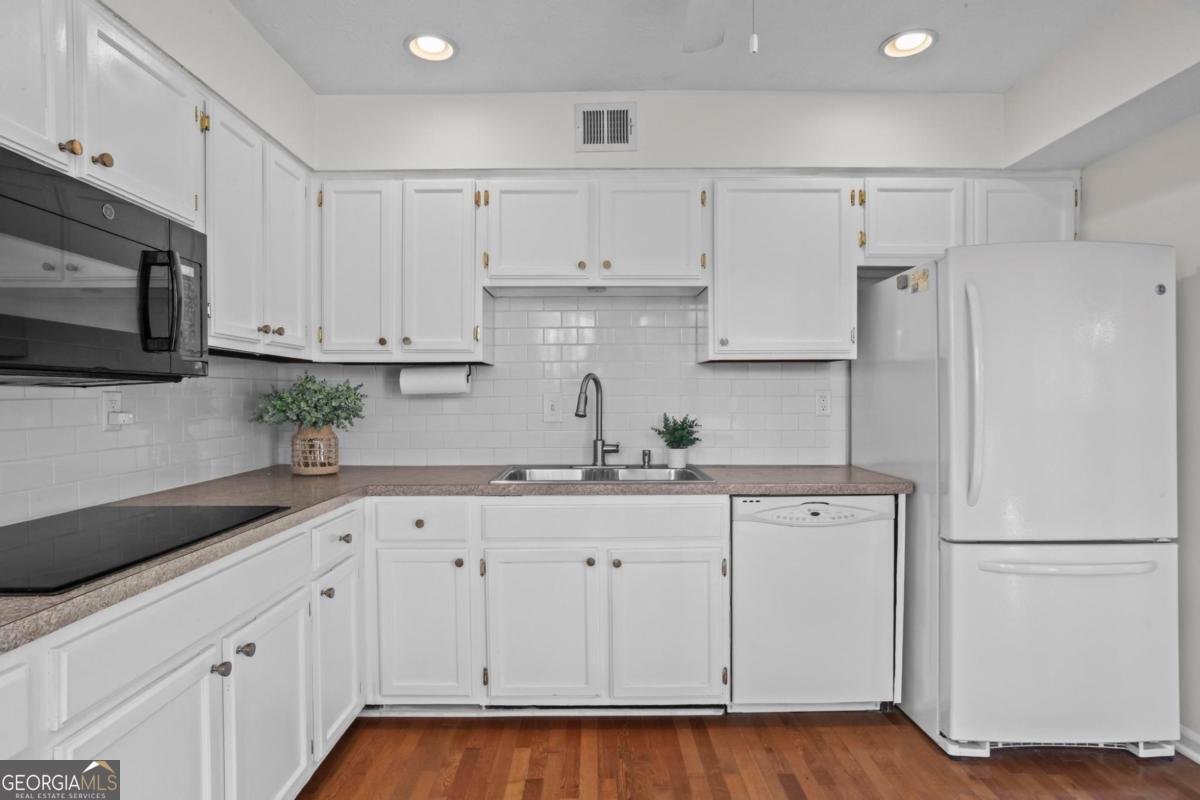 682 Highland Court Marietta - Photo 12