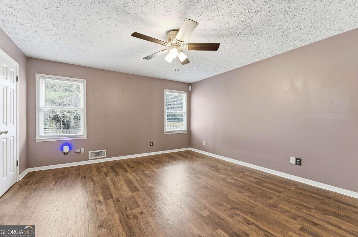 2056 Merle Drive Conyers - Photo 10