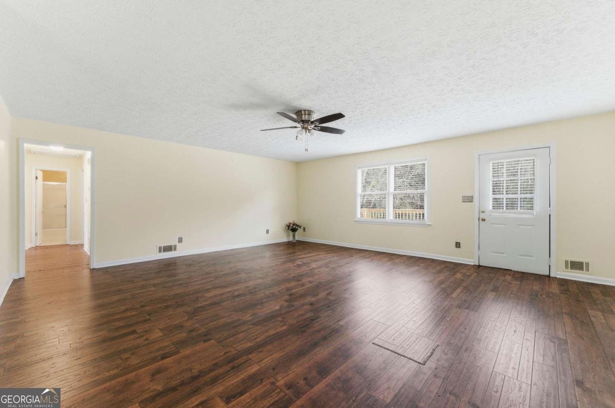 2056 Merle Drive Conyers - Photo 7