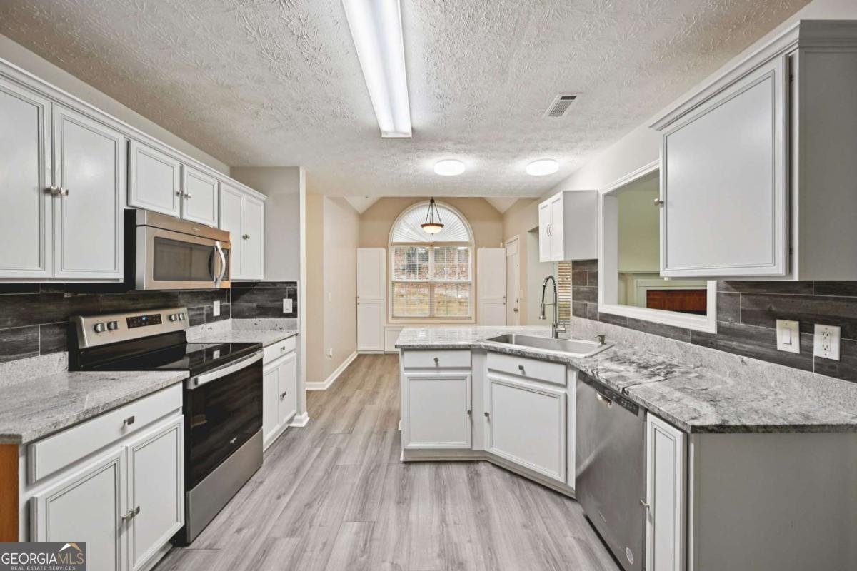 25 Castlehill Court Covington - Photo 9