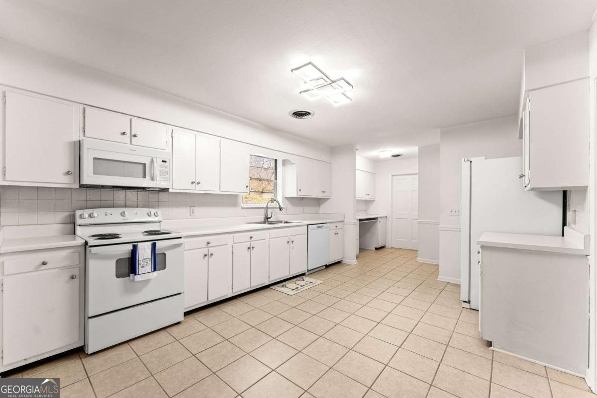 1002 Dixon Drive Gainesville - Photo 12