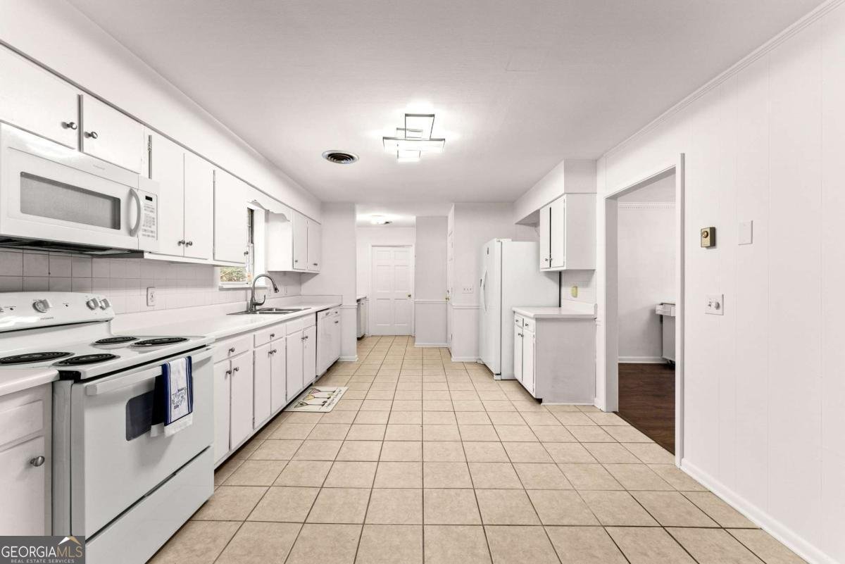 1002 Dixon Drive Gainesville - Photo 13