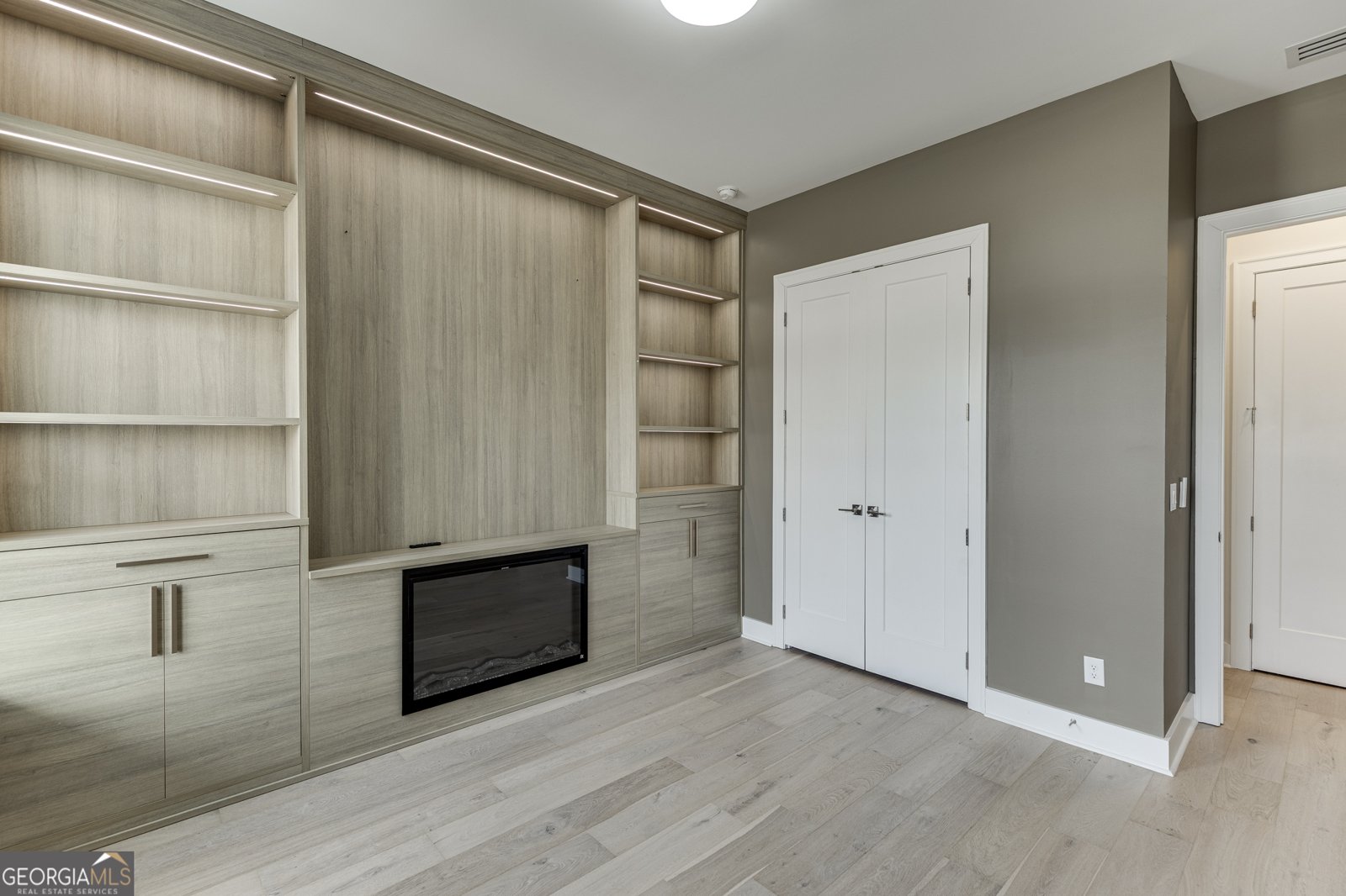 7032 Cottage Grove Drive Flowery Branch - Photo 6