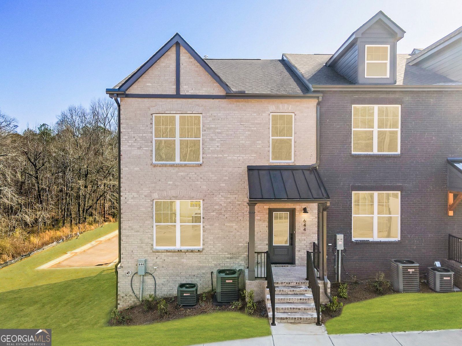 644 Oakleaf Grove Lane Sugar Hill - Photo 1