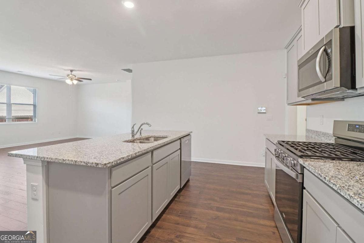 1729 Limousin Way Stockbridge - Photo 10