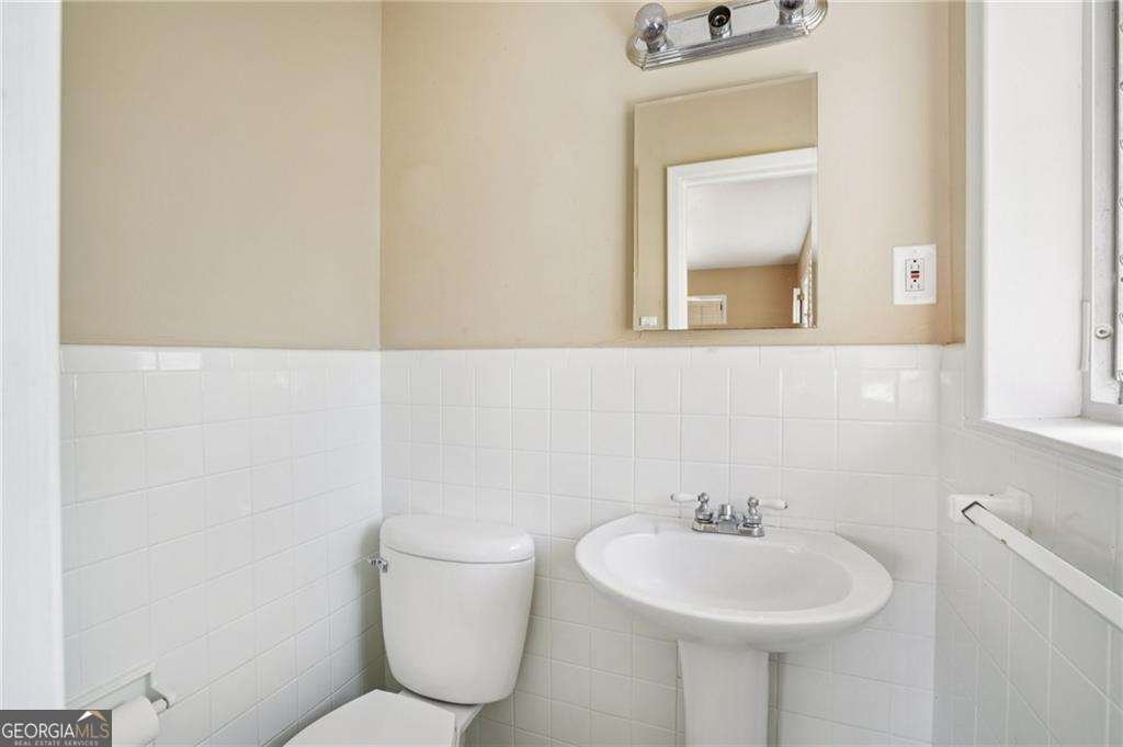 2456 Elmwood Circle Atlanta - Photo 14