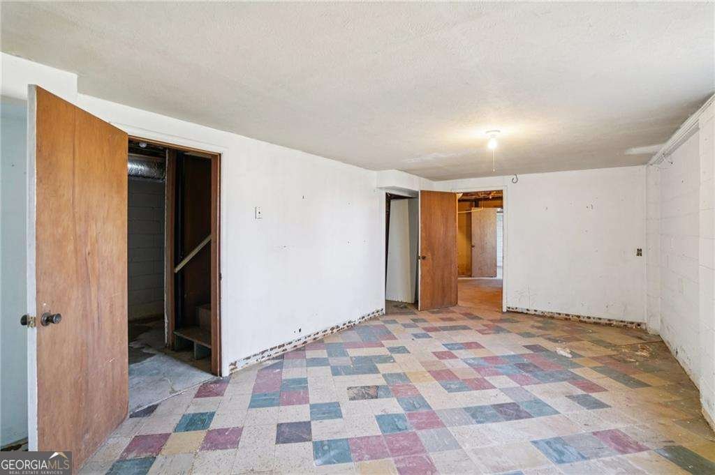 2456 Elmwood Circle Atlanta - Photo 15