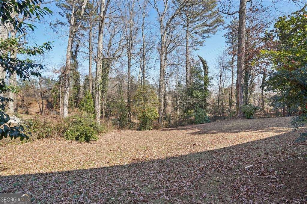 2456 Elmwood Circle Atlanta - Photo 18