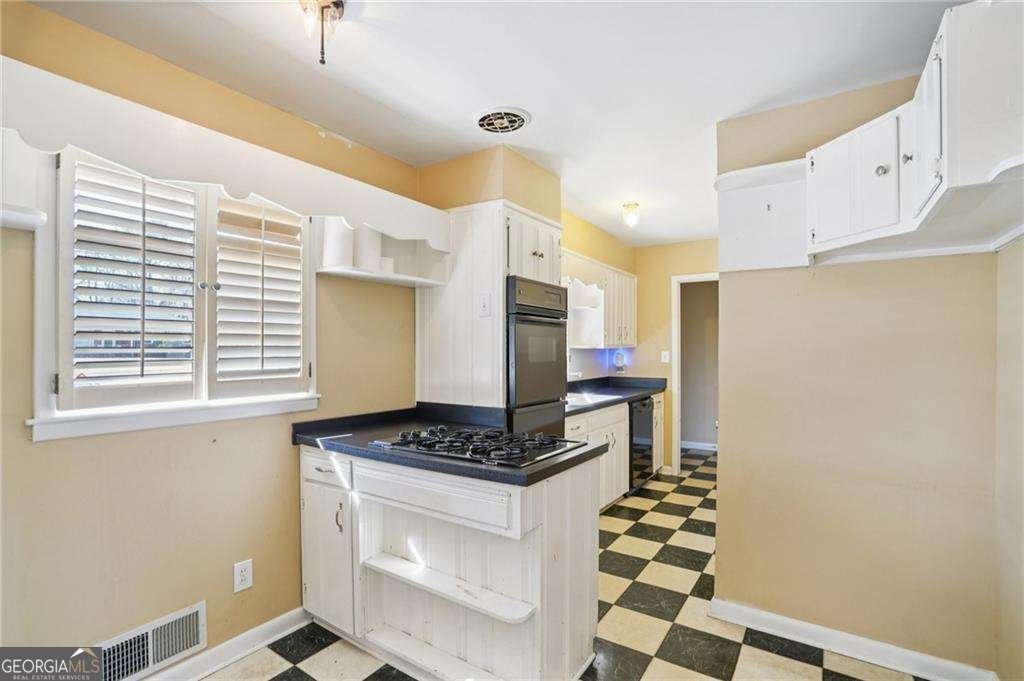 2456 Elmwood Circle Atlanta - Photo 7