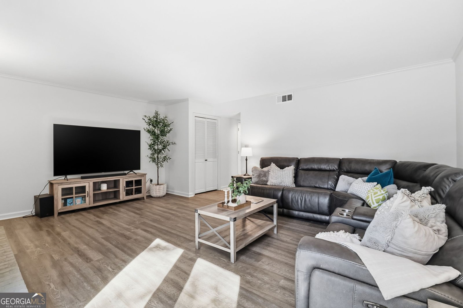 9086 Cobbler Court Roswell - Photo 6