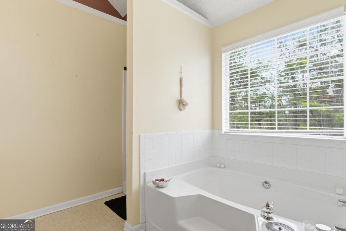 645 Wildboar Court Fairburn - Photo 35