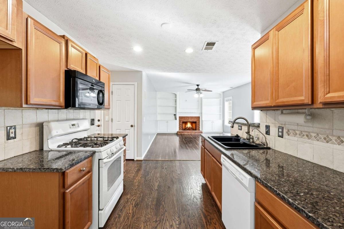 3827 Mast Court Kennesaw - Photo 8