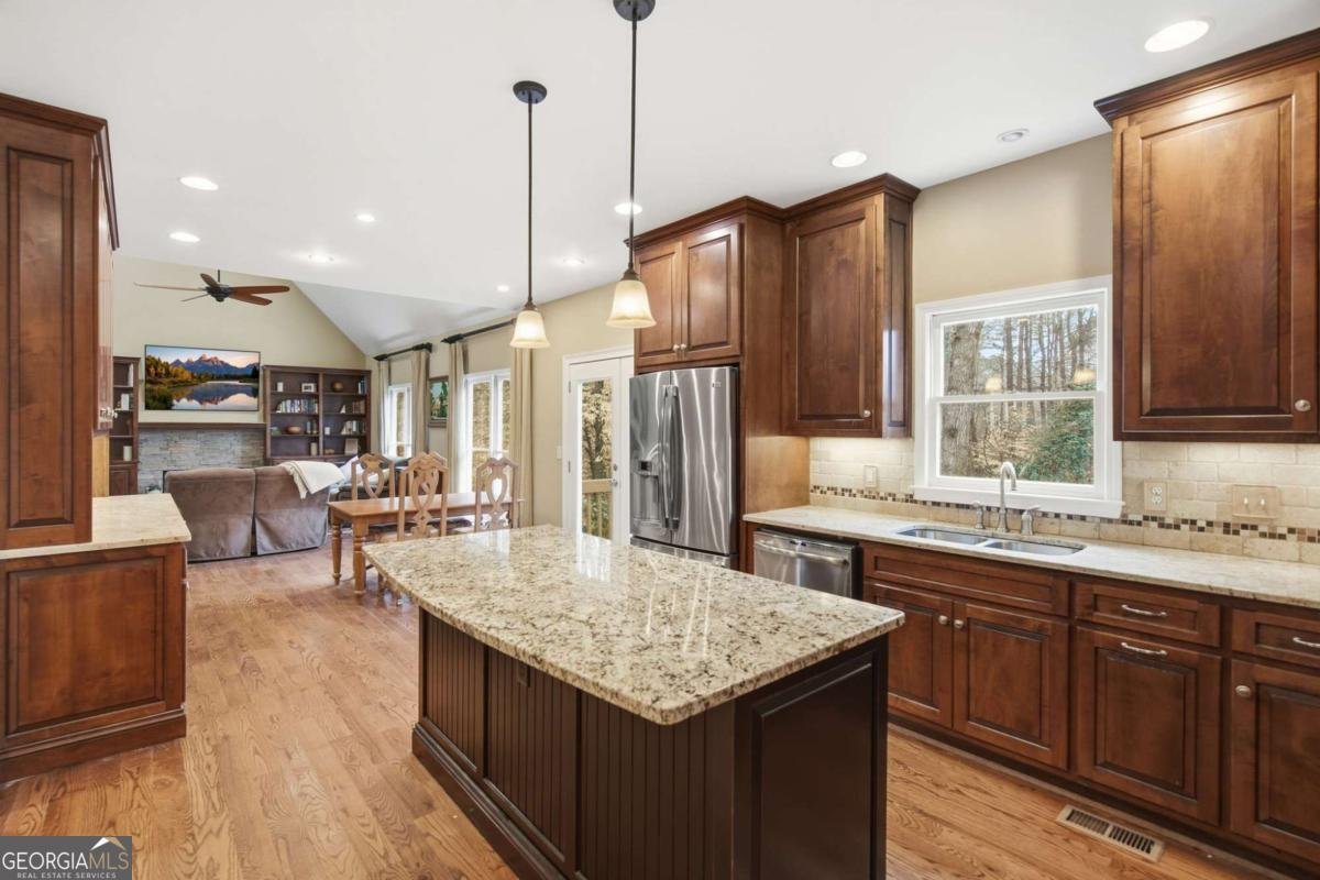 755 Amberton Close Suwanee - Photo 7