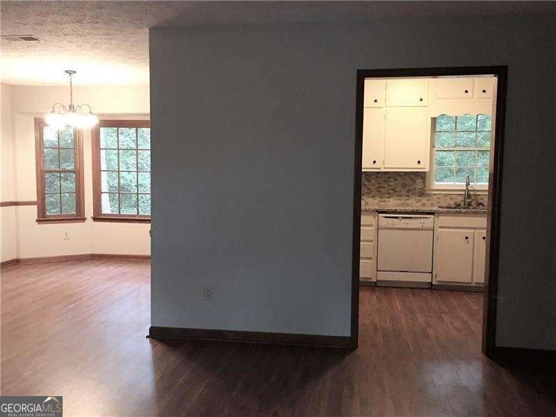 6859 Lakeview Lane Doraville - Photo 6