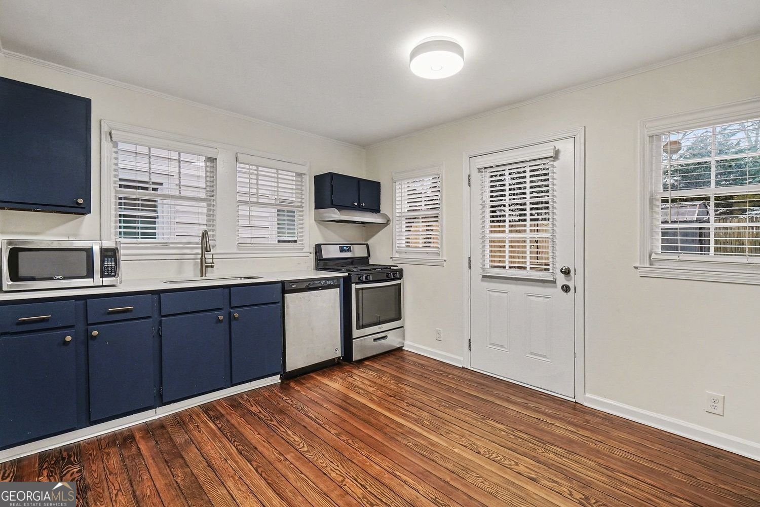 2047 McPherson Drive East Point - Photo 11