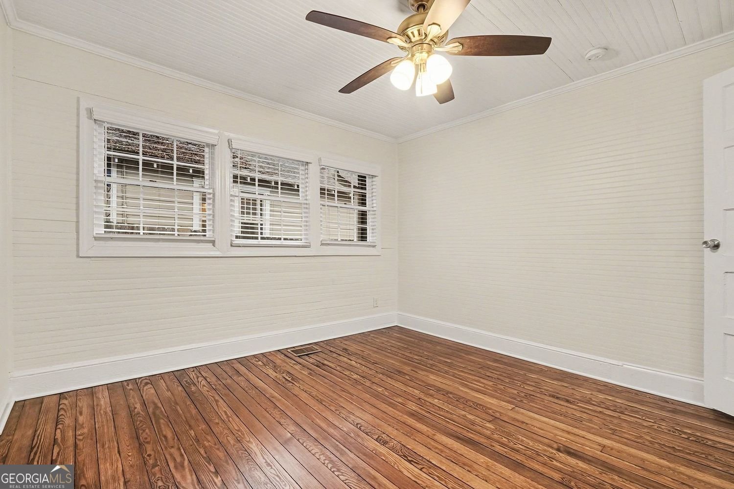 2047 McPherson Drive East Point - Photo 13