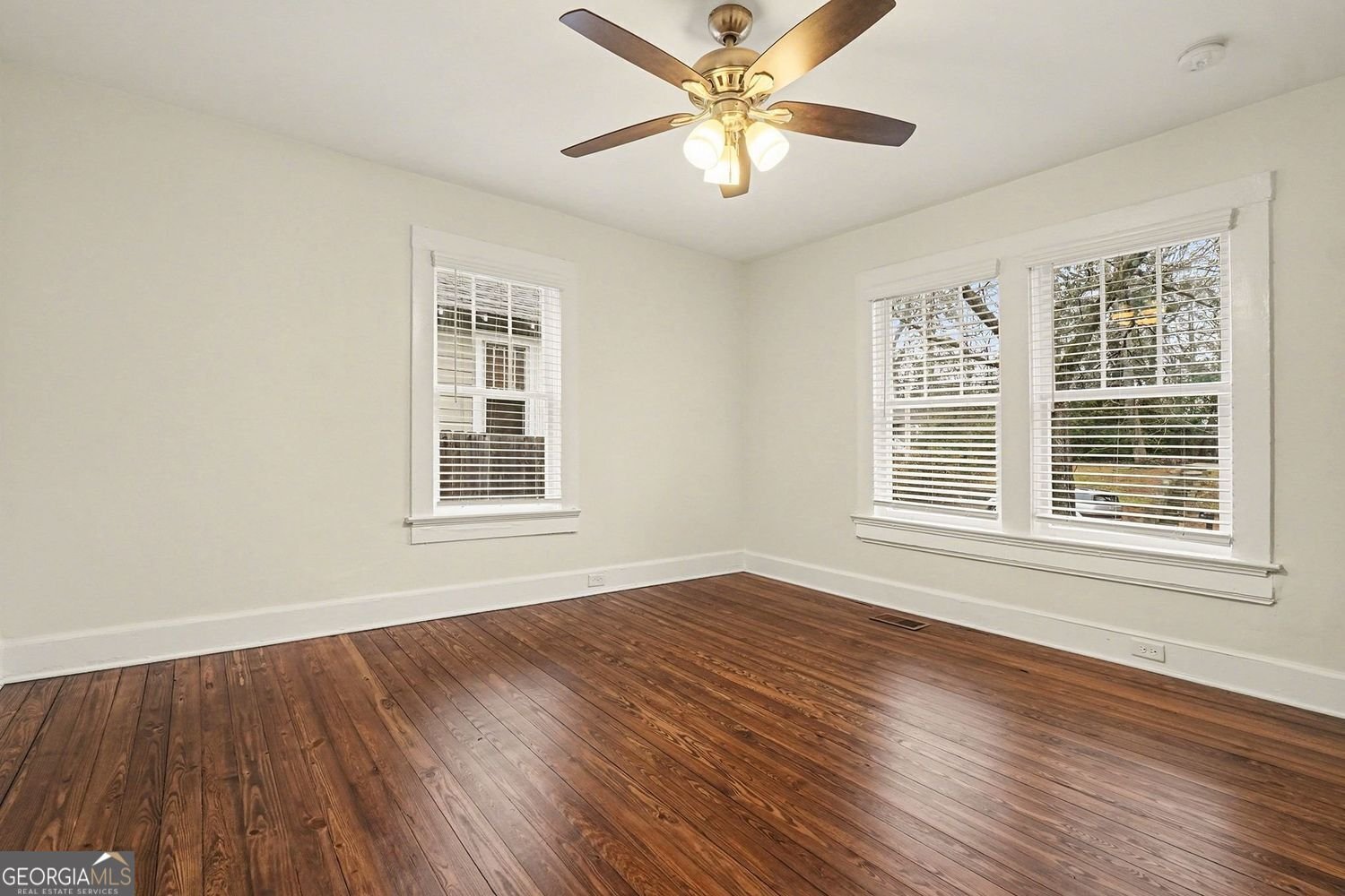 2047 McPherson Drive East Point - Photo 18