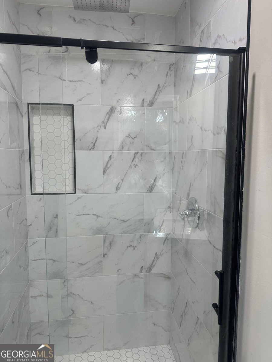 481 Hammond Drive Sandy Springs - Photo 12