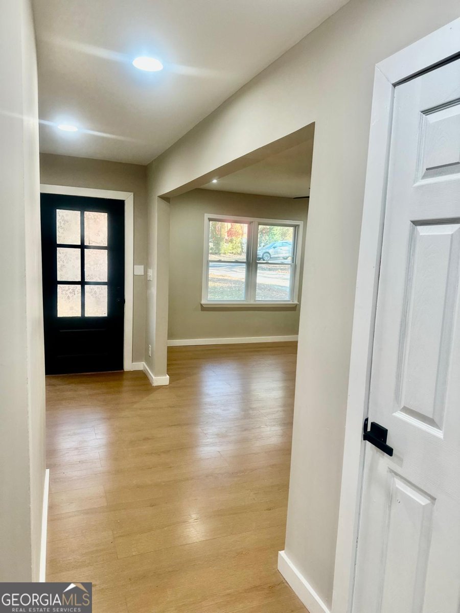 481 Hammond Drive Sandy Springs - Photo 9