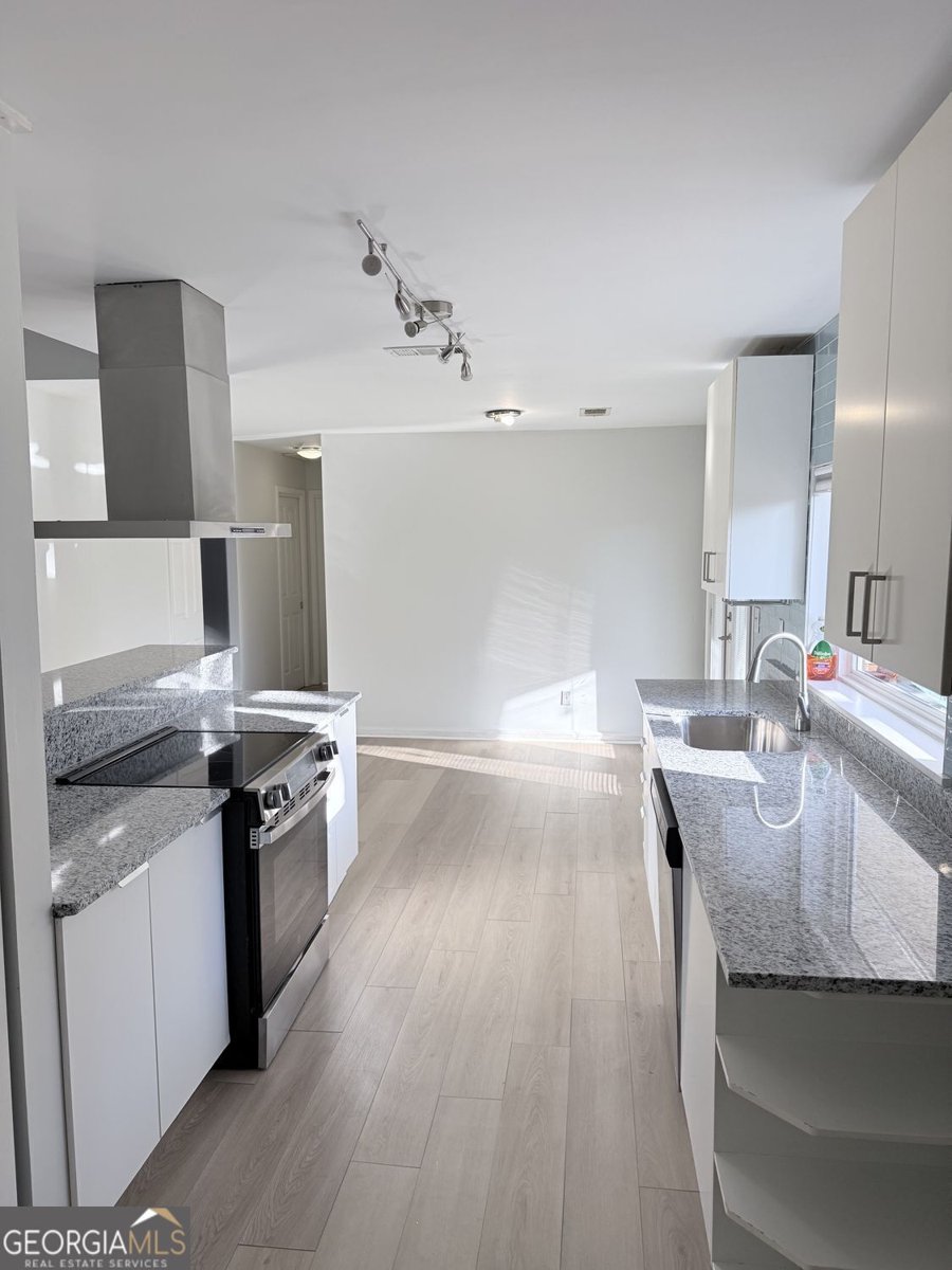 477 Benton Court Lawrenceville - Photo 6